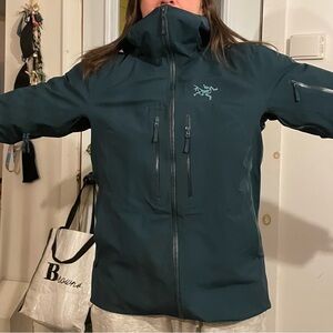 Arc'teryx Women's Blue/green Rush GTX Hard Shell 2022 - Large Size